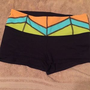 Lulu lemon Wunder under shorts